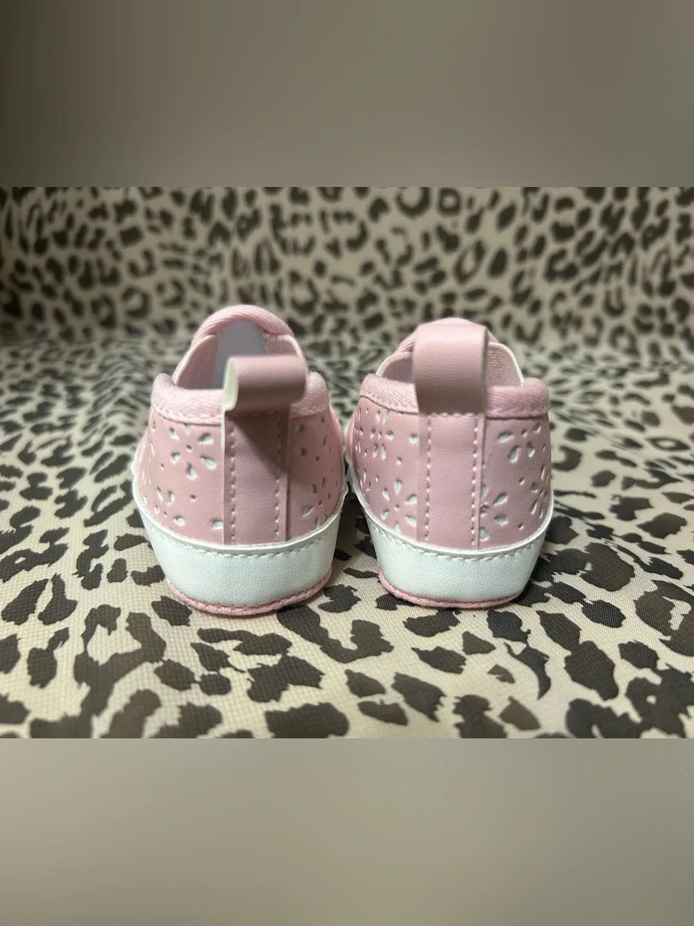 Cat & Jack Pink Floral Eyelet Slip On Crib Shoe
